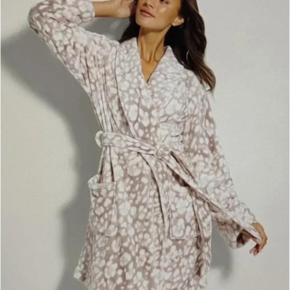 Soma Plush Robe Leopard Print Beige Gray Soft Warm Cozy‎ Loungewear S/M